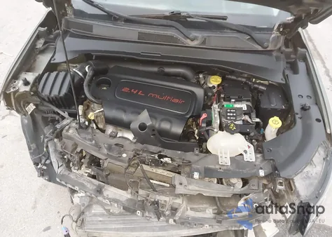 2018 Jeep Compass Latitude 4X4 z USA, uszkodzony, nr VIN 3C4NJDBB4JT153266